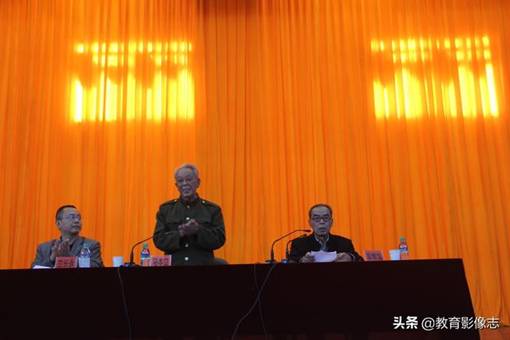 william威廉英国官网原党委书记马本立为龙高师生作主题教育辅导报告